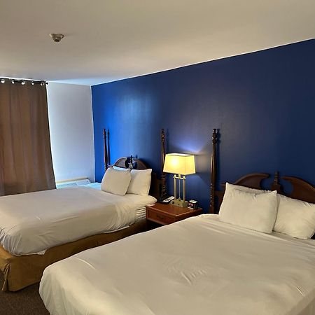 Econo Lodge City Centre Kingston Exteriör bild