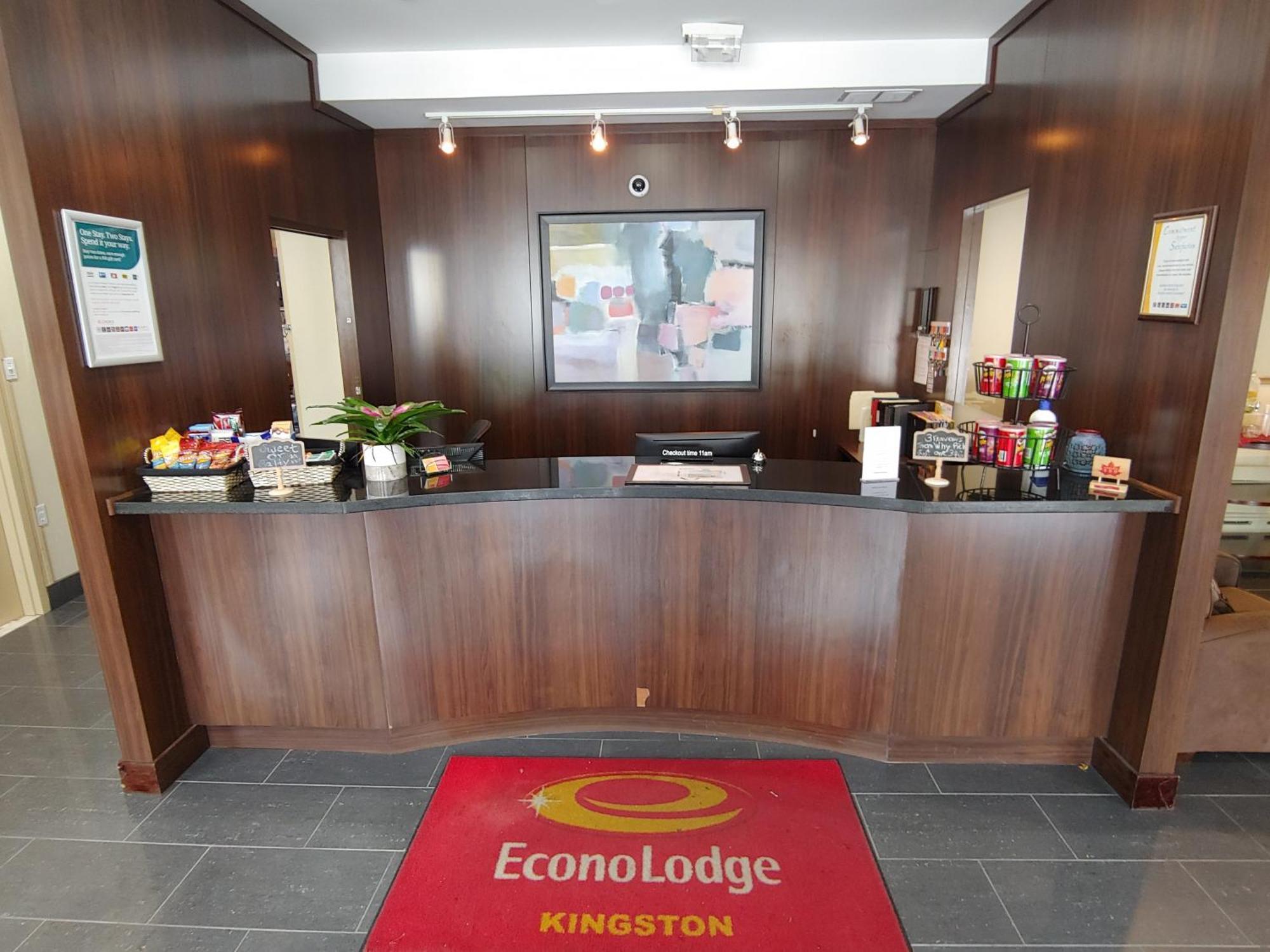 Econo Lodge City Centre Kingston Exteriör bild