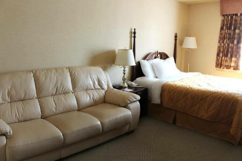Econo Lodge City Centre Kingston Exteriör bild